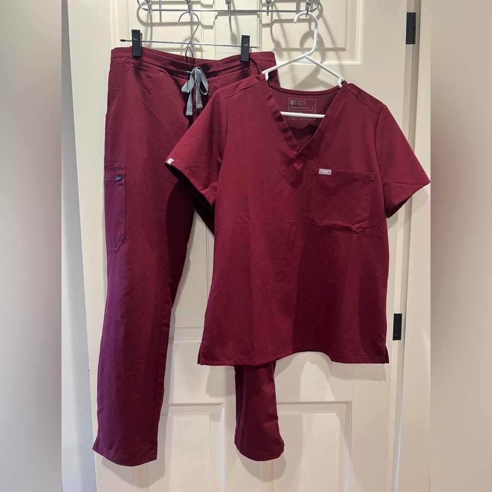 FIGS Burgundy Scrub Set